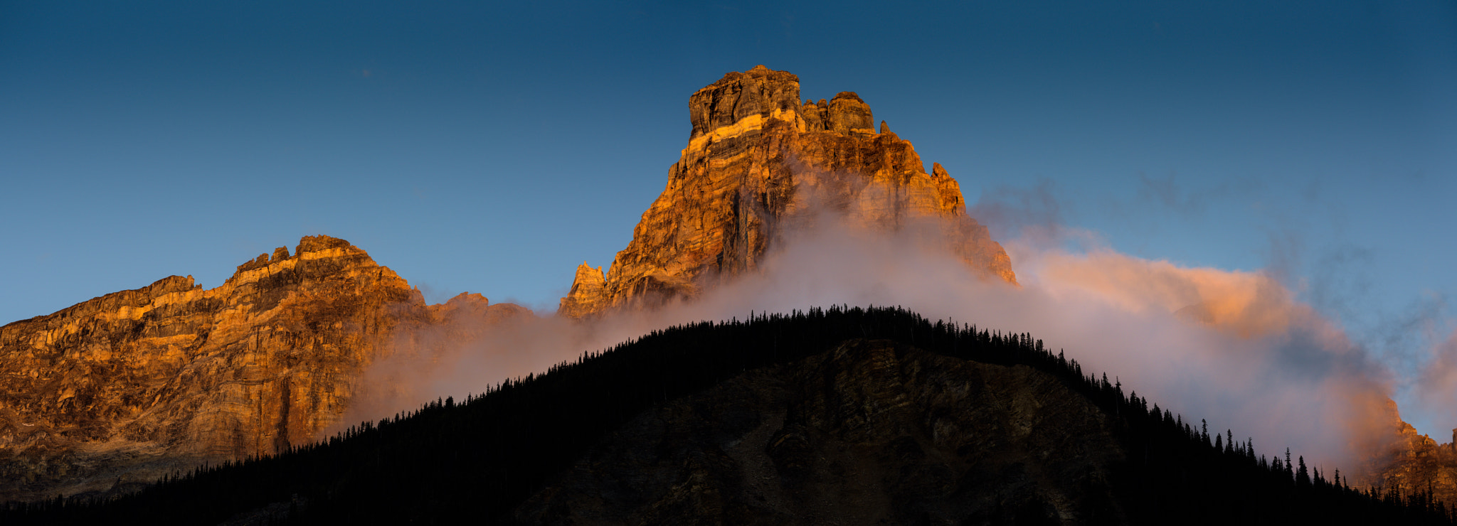 Nikon D810 + ZEISS Apo Sonnar T* 135mm F2 sample photo. Cathedral crags photography