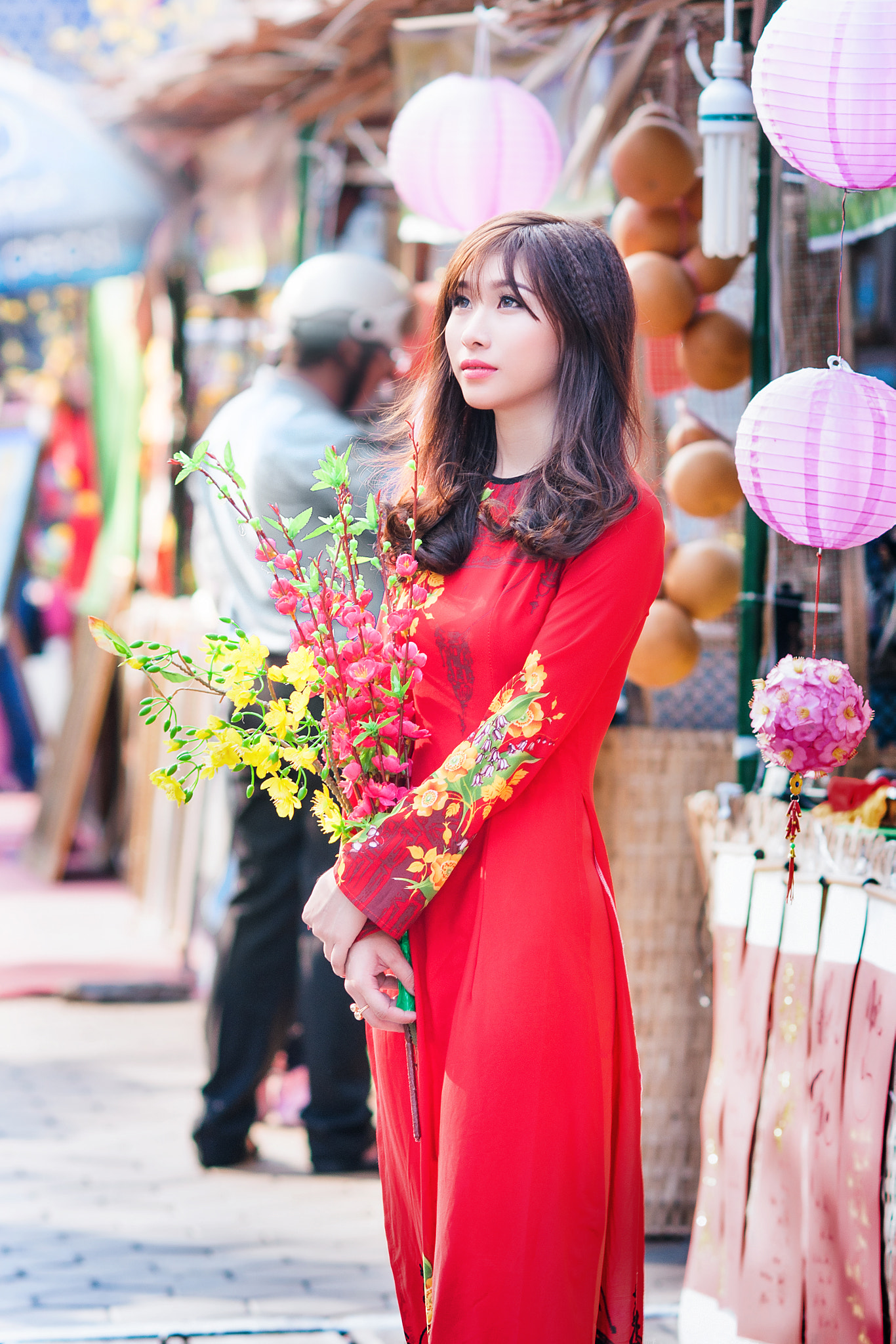 Nikon D90 + AF DC-Nikkor 135mm f/2D sample photo. Vietnamese traditional dress photography