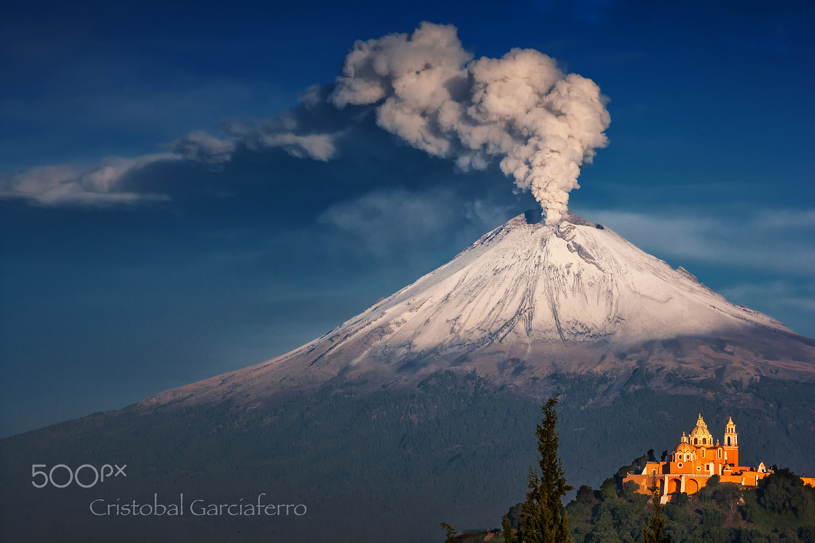 Canon EOS-1Ds Mark II sample photo. Raging volcano the popocatepetl photography