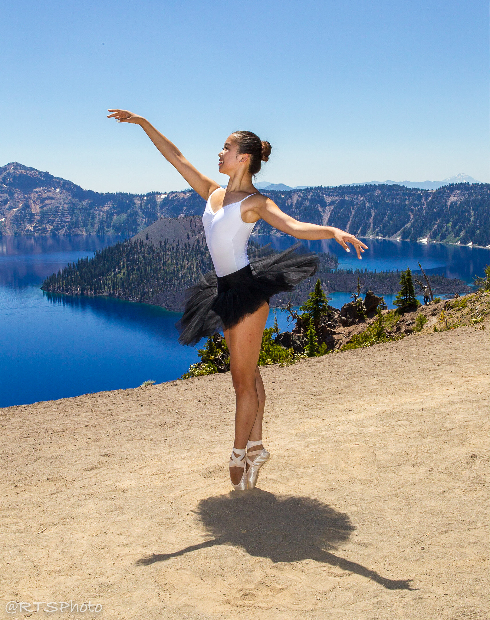 Canon EOS-1D Mark IV sample photo. Crater lake ballet photography