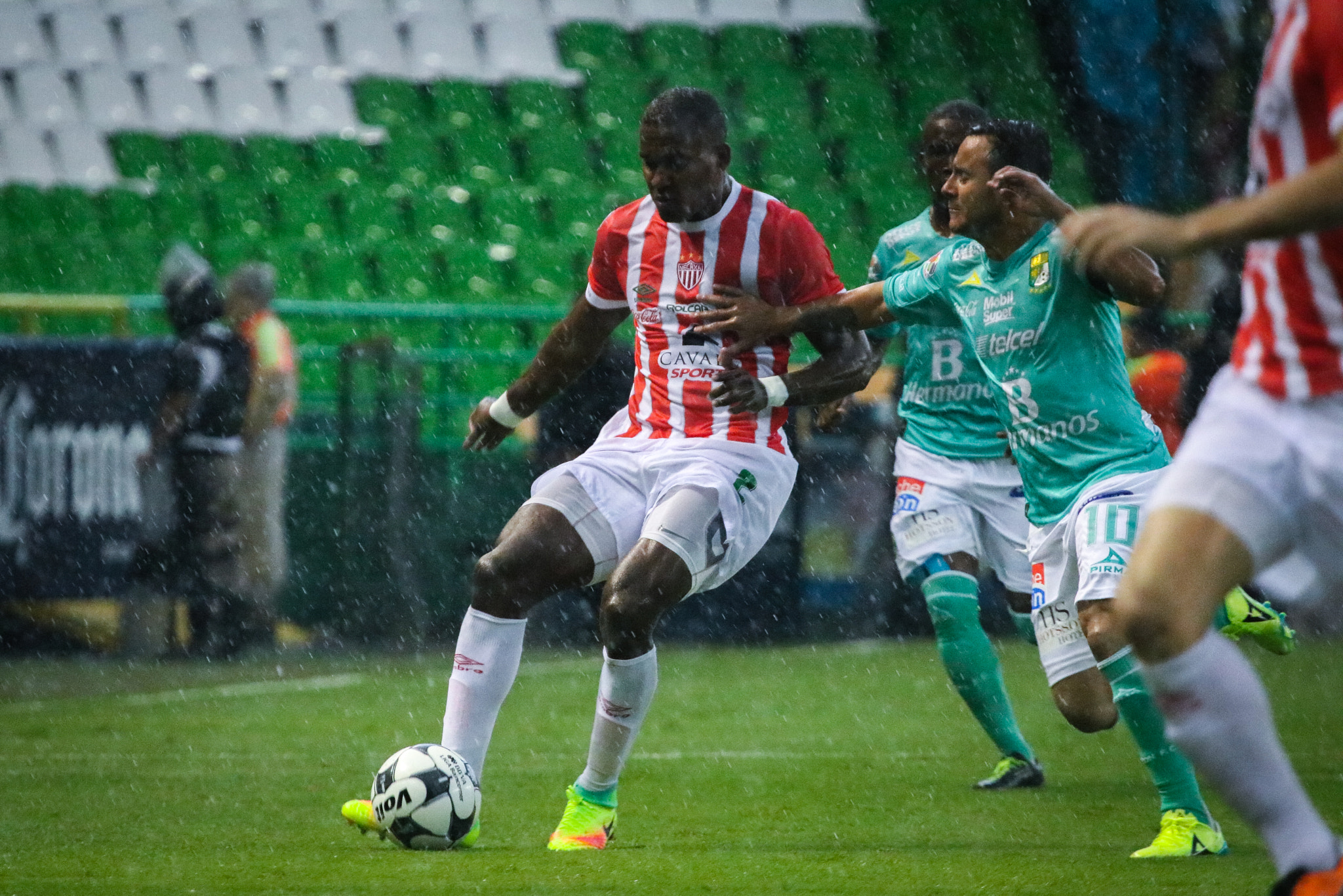 Canon EF 100-400mm F4.5-5.6L IS USM sample photo. Necaxa vs tigres photography