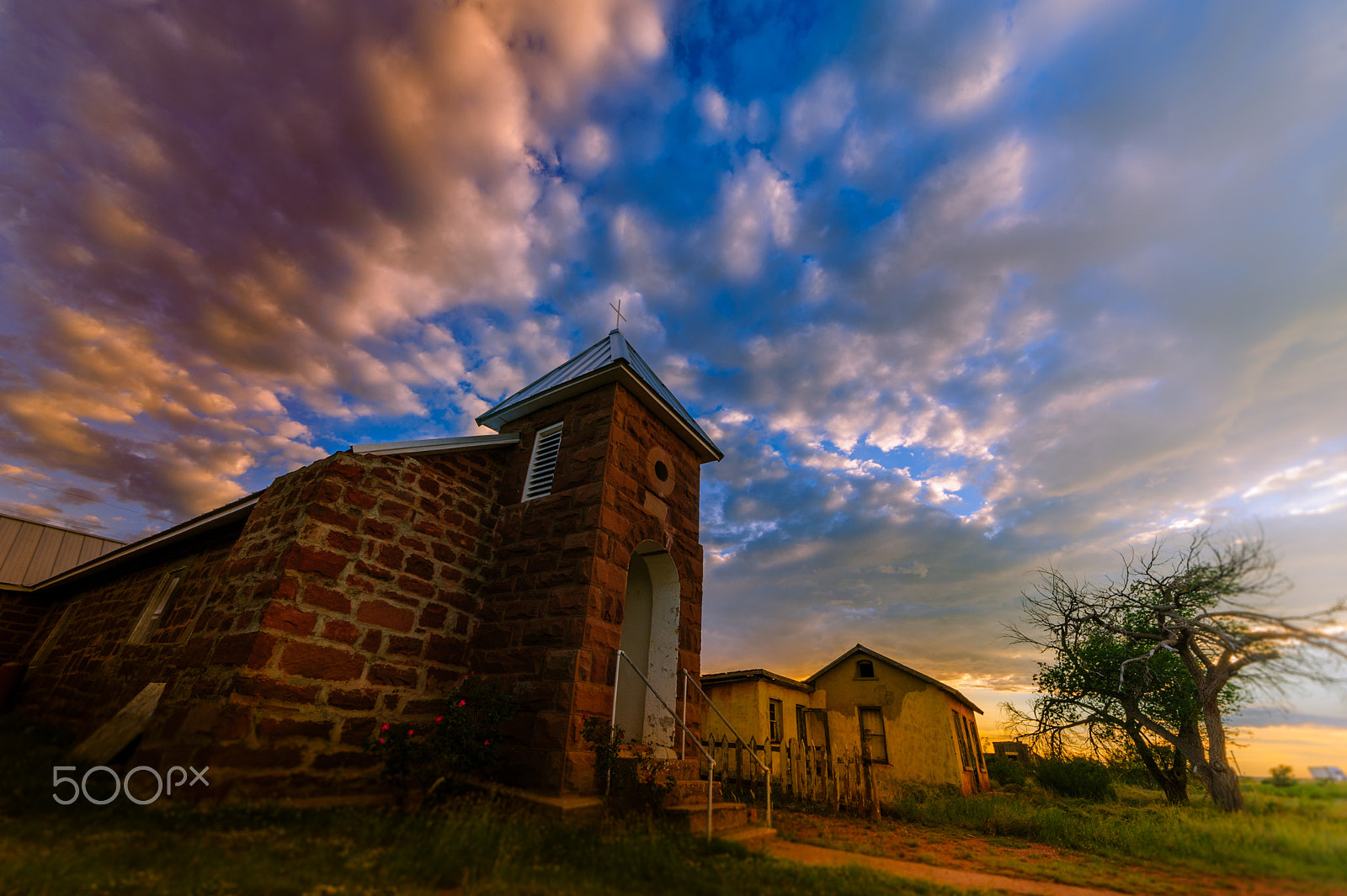 Samyang 14mm F2.8 ED AS IF UMC sample photo. Est. 1915 photography