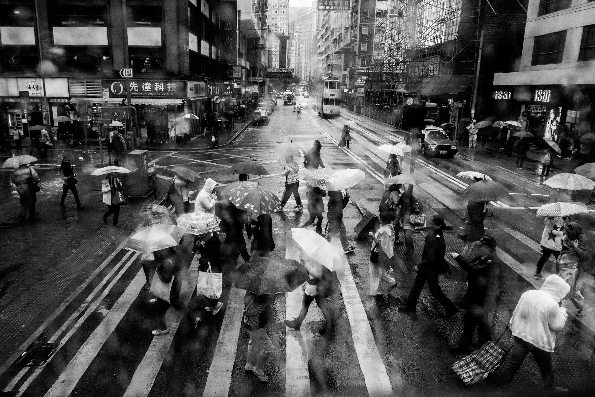 Nikon D600 + Sigma 17-35mm F2.8-4 EX Aspherical sample photo. Crosswalk photography