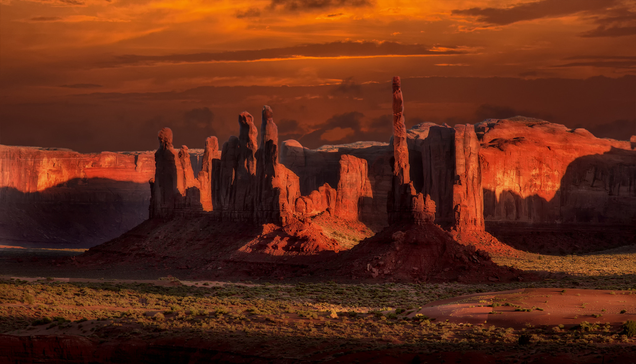 Canon EOS-1Ds Mark II sample photo. Sunset in monument valley photography