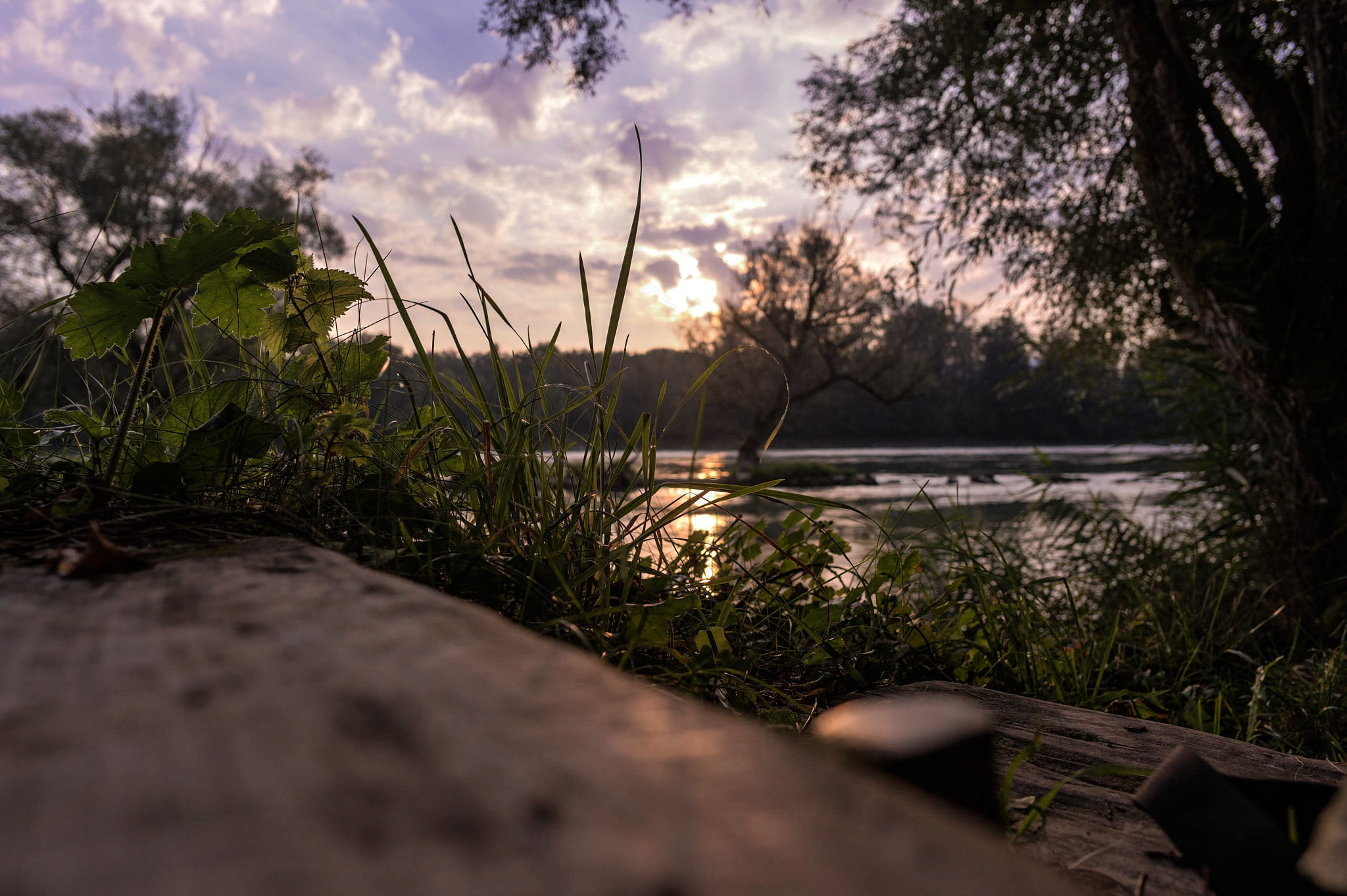 Samsung NX 16mm F2.4 Pancake sample photo. This is one of my favorite places at the aare, a river in switzerland. photography