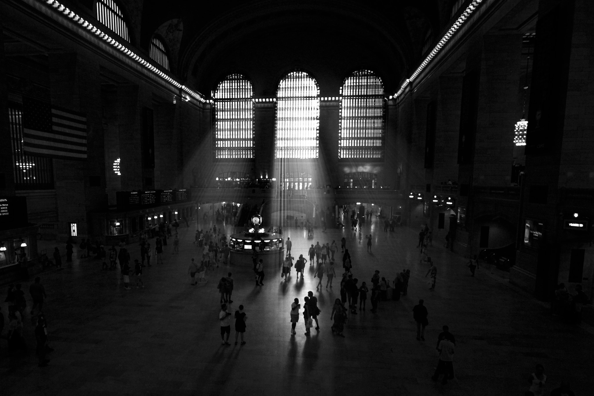 Canon EOS 550D (EOS Rebel T2i / EOS Kiss X4) sample photo. Grand central lights photography