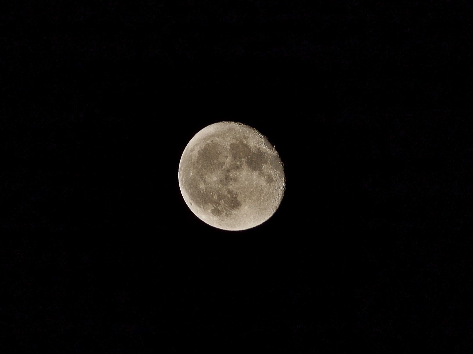 Olympus OM-D E-M5 II sample photo. La lluna de septembre photography