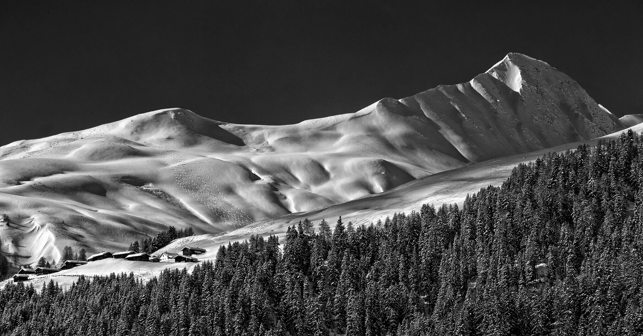 Canon EF 28-300mm F3.5-5.6L IS USM sample photo. Vollmondnacht auf der staffelalp photography