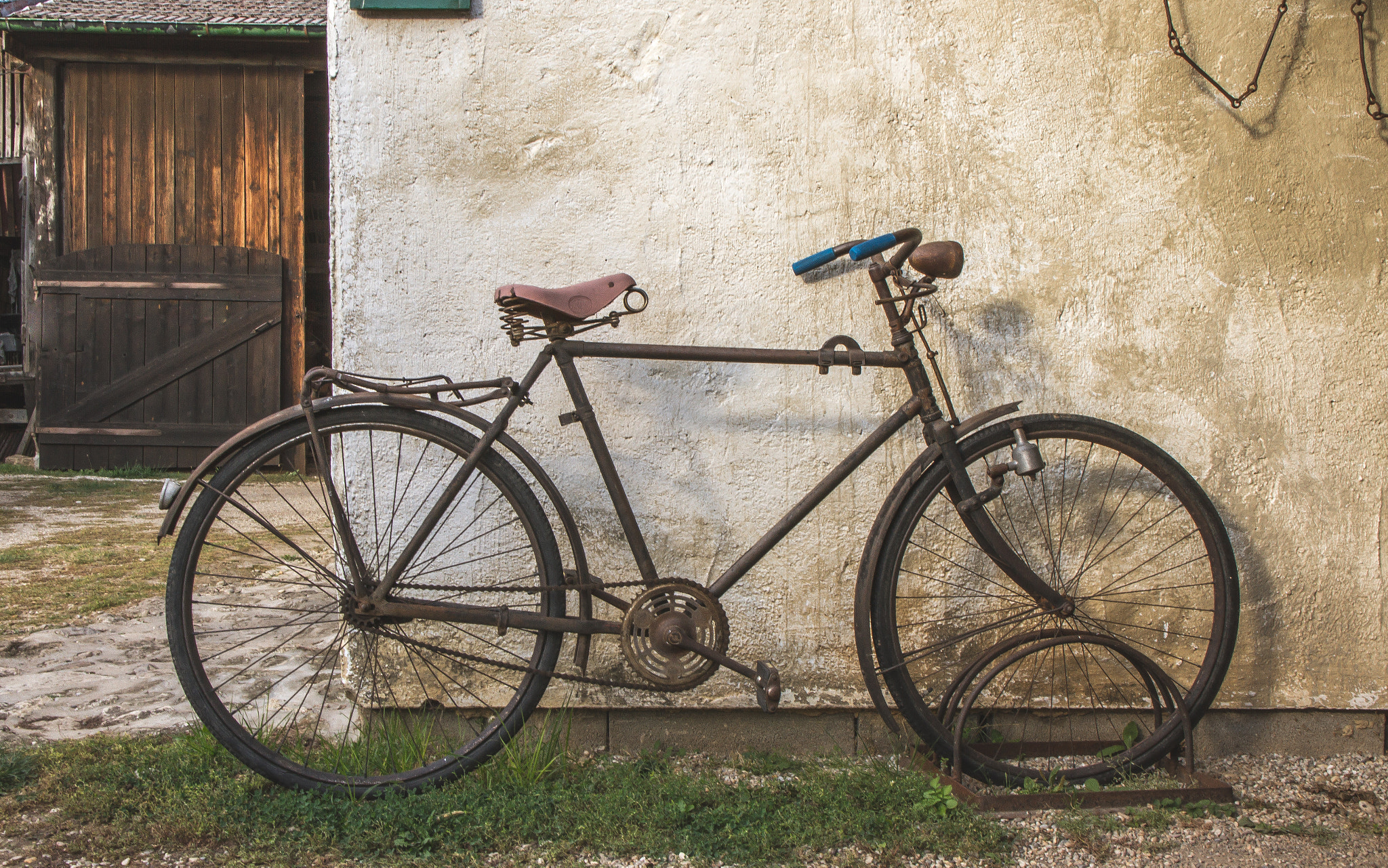 Sigma 17-70mm F2.8-4 DC Macro OS HSM sample photo. Retrobike photography