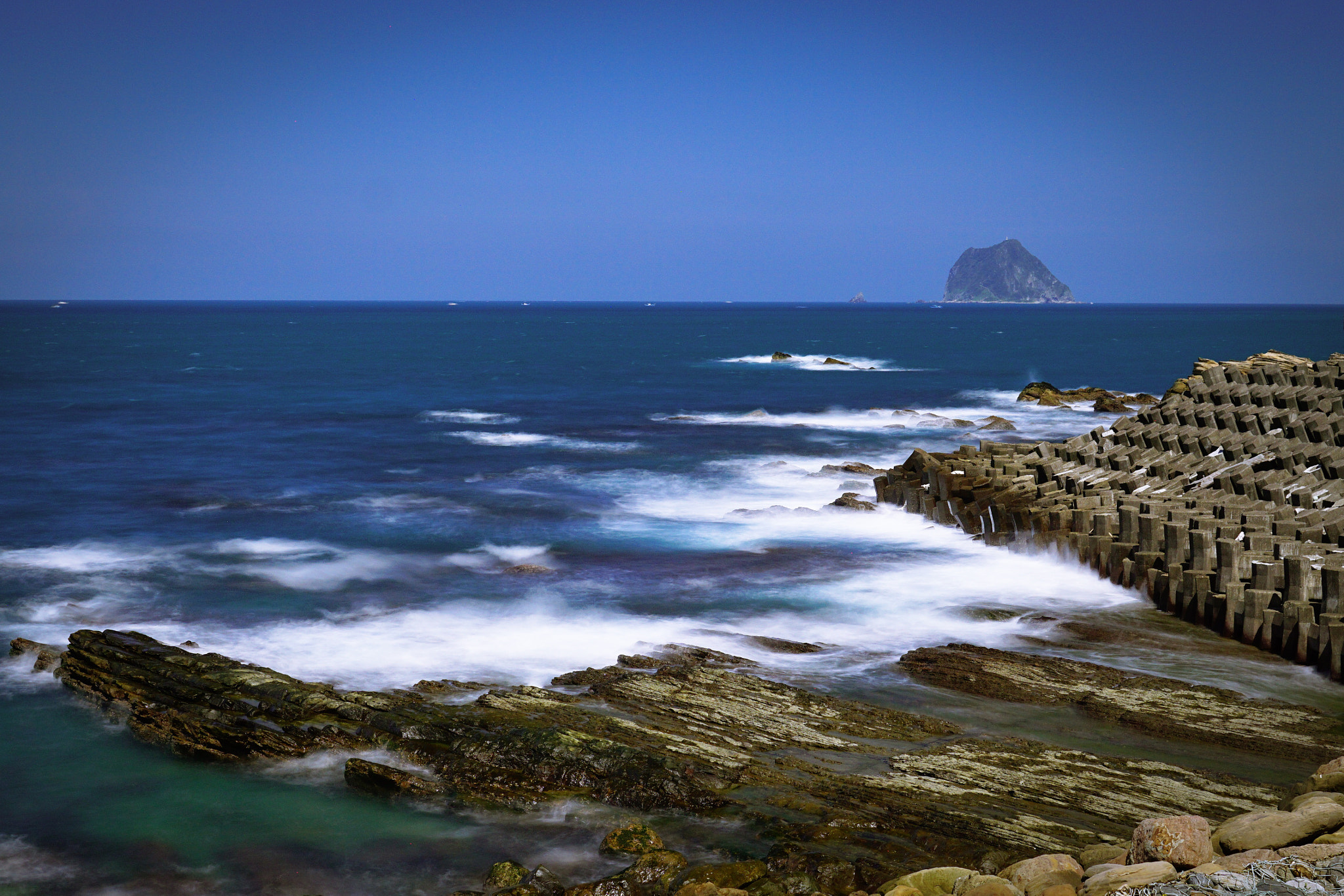 Sony a6000 + Sigma 30mm F1.4 DC DN | C sample photo. Keelung seashore, taiwan photography