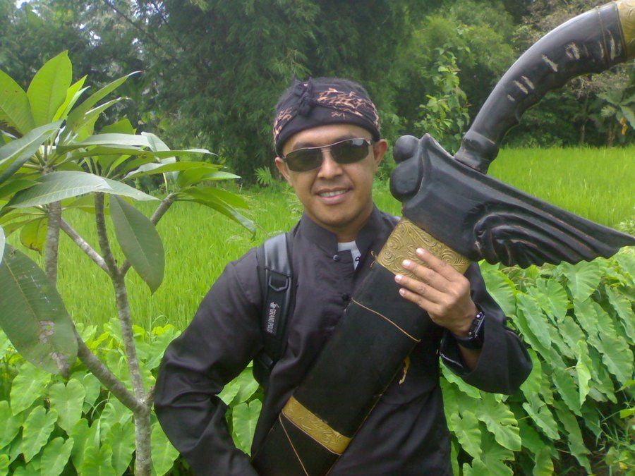 Nokia N70-1 sample photo. Giant sword.gobang.sundanese sword,west java,indonesia photography