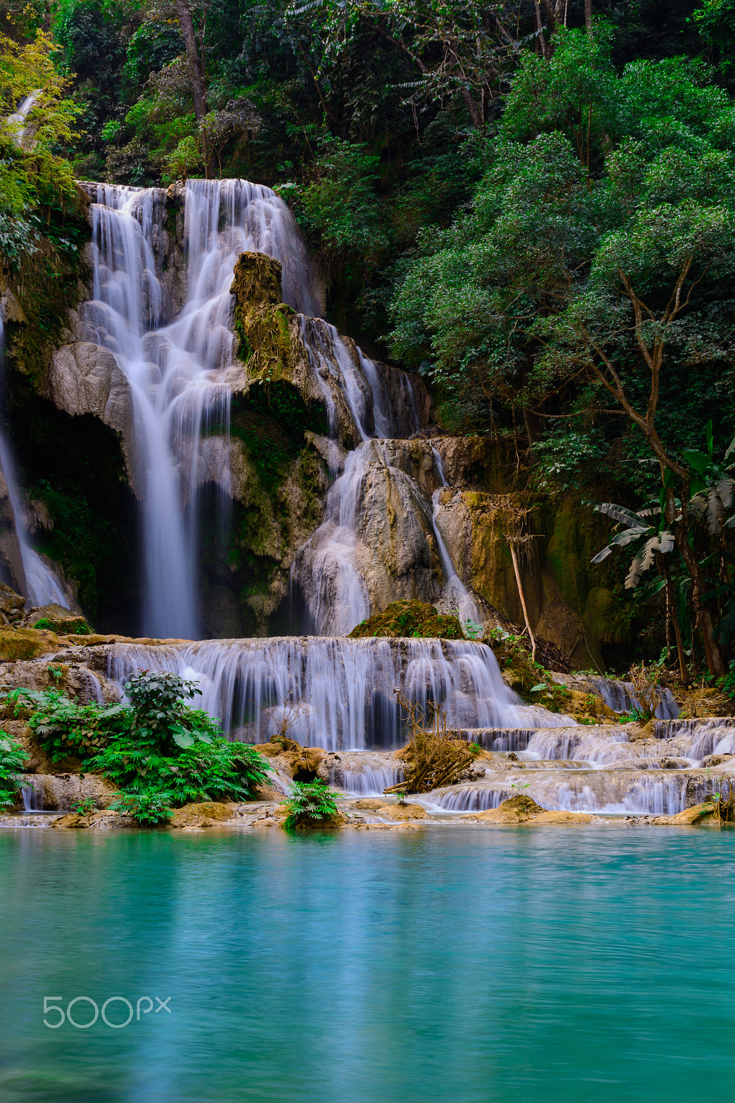 Sigma 17-70mm F2.8-4 DC Macro OS HSM | C sample photo. Kuang si water fall photography