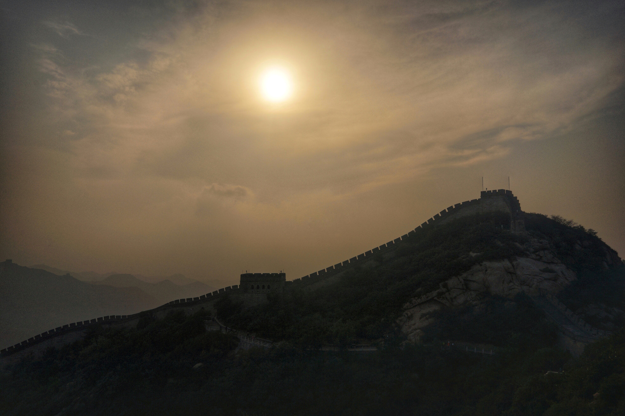 Sony a7 + Sony FE 28mm F2 sample photo. Badaling great wall - a smoggy day photography