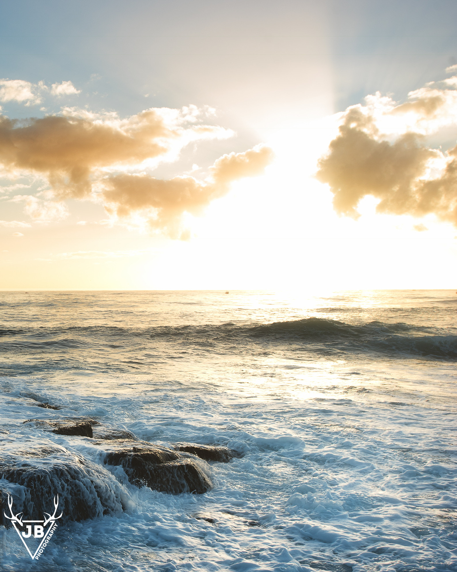 Sony a7 II + Canon EF 17-40mm F4L USM sample photo. Explosio photography