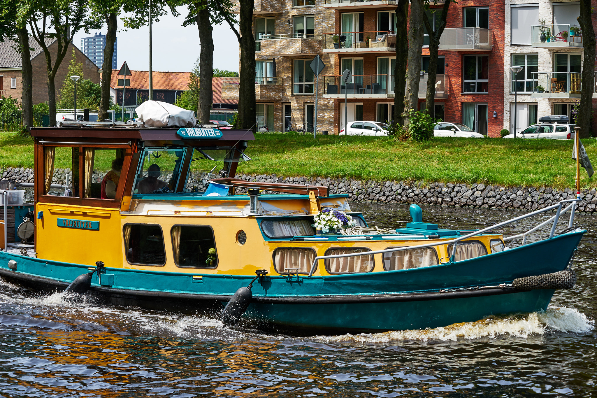 70-300mm F4-5.6 OSS sample photo. Old boat photography