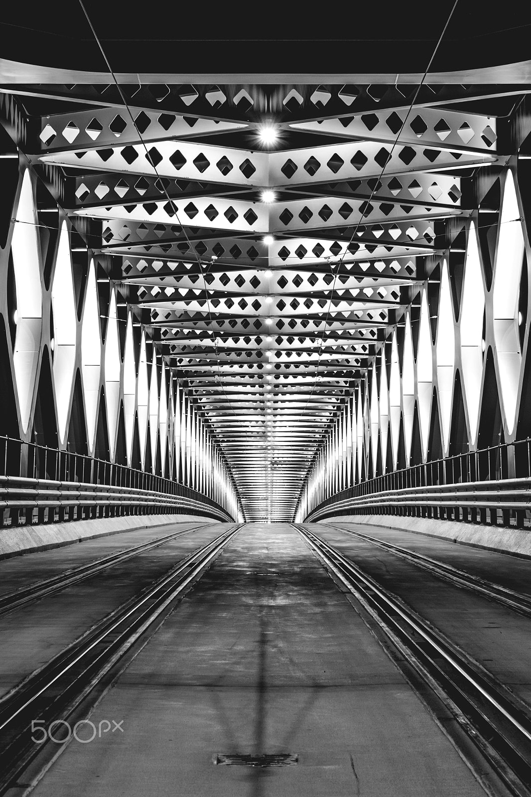 Tamron SP AF 17-50mm F2.8 XR Di II LD Aspherical (IF) sample photo. Night bridge photography