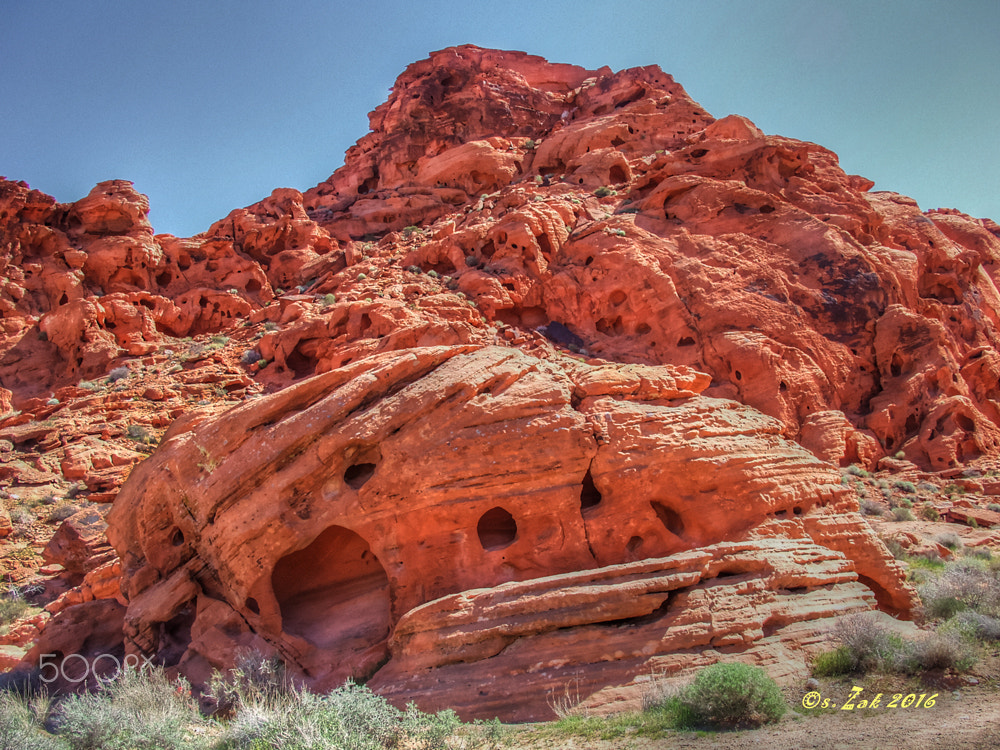 Olympus E-10 sample photo. Dome rocks photography