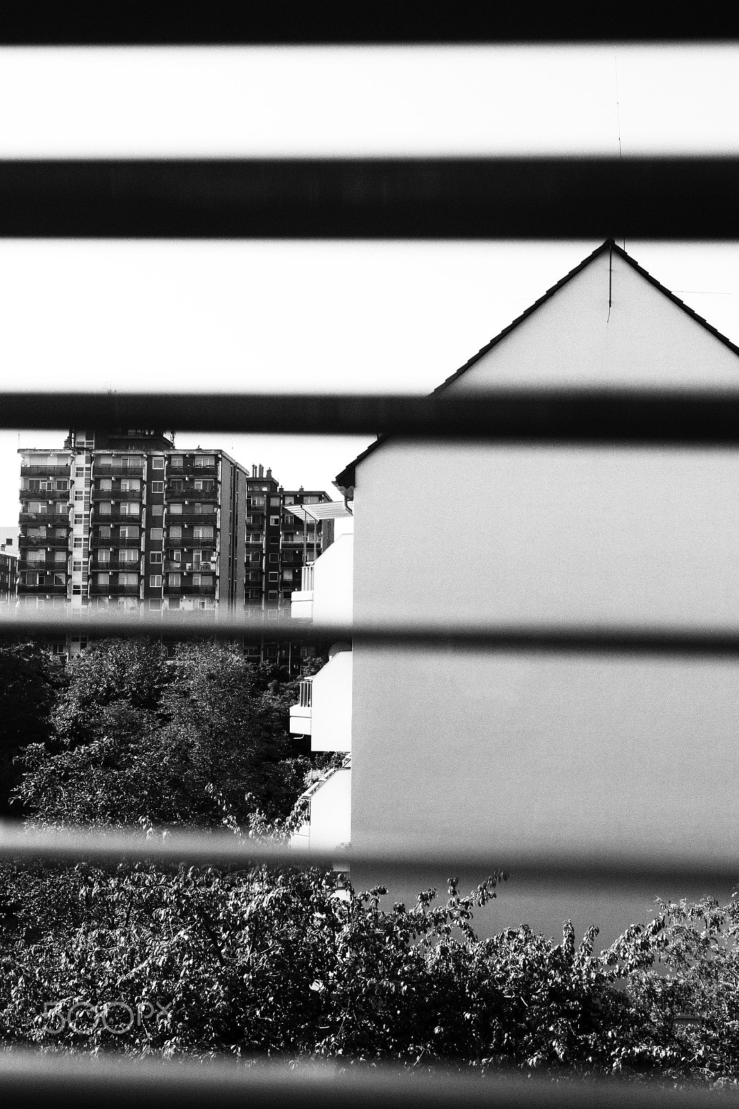 Samsung NX1100 + Samsung NX 20-50mm F3.5-5.6 ED sample photo. Urban housing estate photography