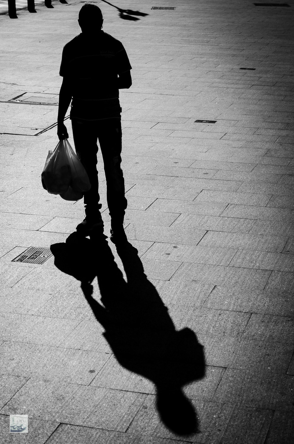 AF Zoom-Nikkor 28-105mm f/3.5-4.5D IF sample photo. Walking bilbao photography