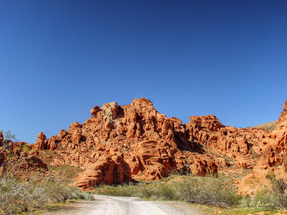 Olympus E-10 sample photo. Rock mountain photography