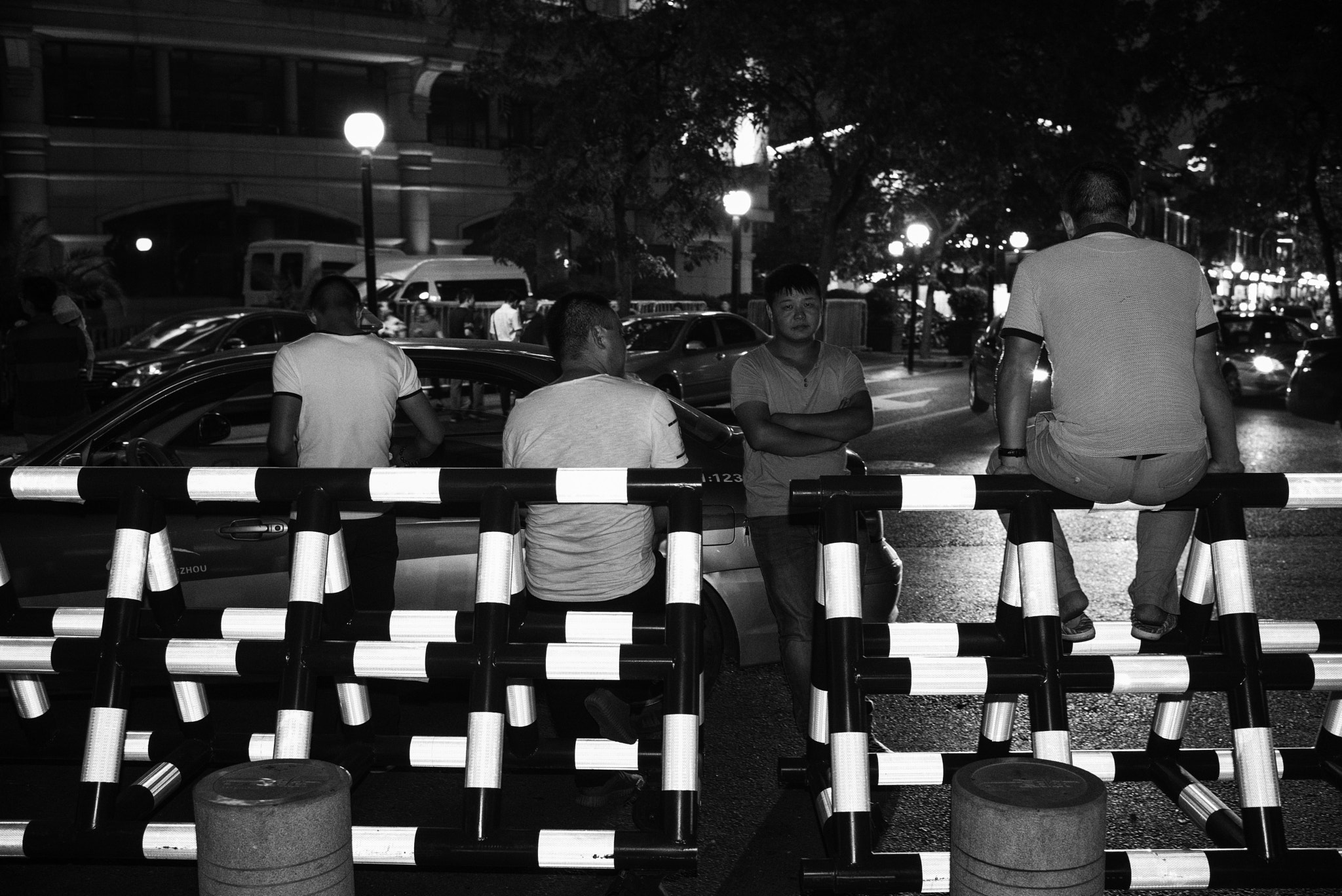 Leica Summilux-M 35mm F1.4 ASPH sample photo. Taxi drivers in town photography