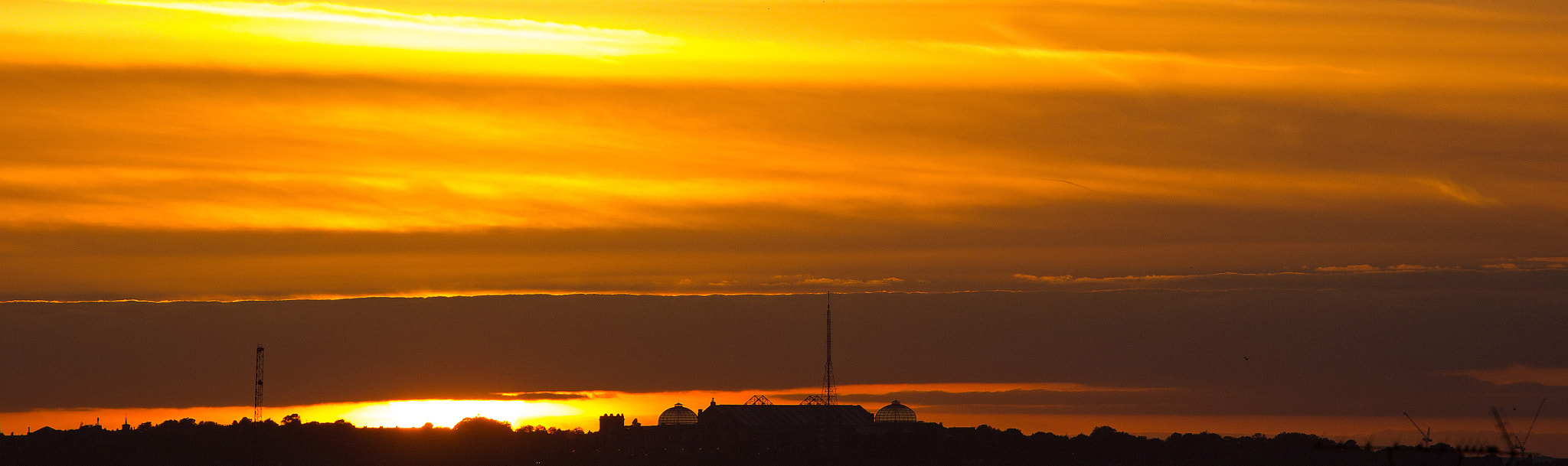 Canon EOS 550D (EOS Rebel T2i / EOS Kiss X4) + Canon EF 70-200mm F4L USM sample photo. Sunset over ally pally photography