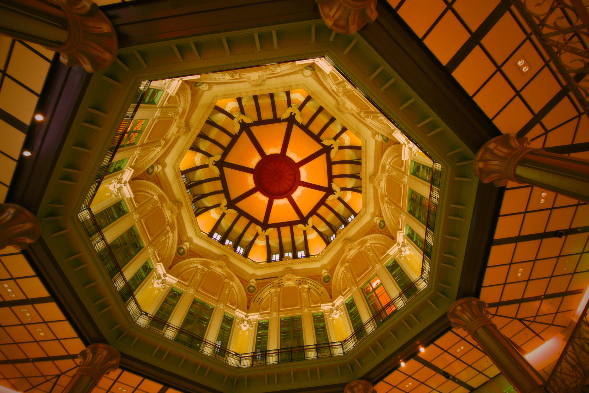 Canon EOS 40D + Sigma 8-16mm F4.5-5.6 DC HSM sample photo. Tokyo station ceiling photography