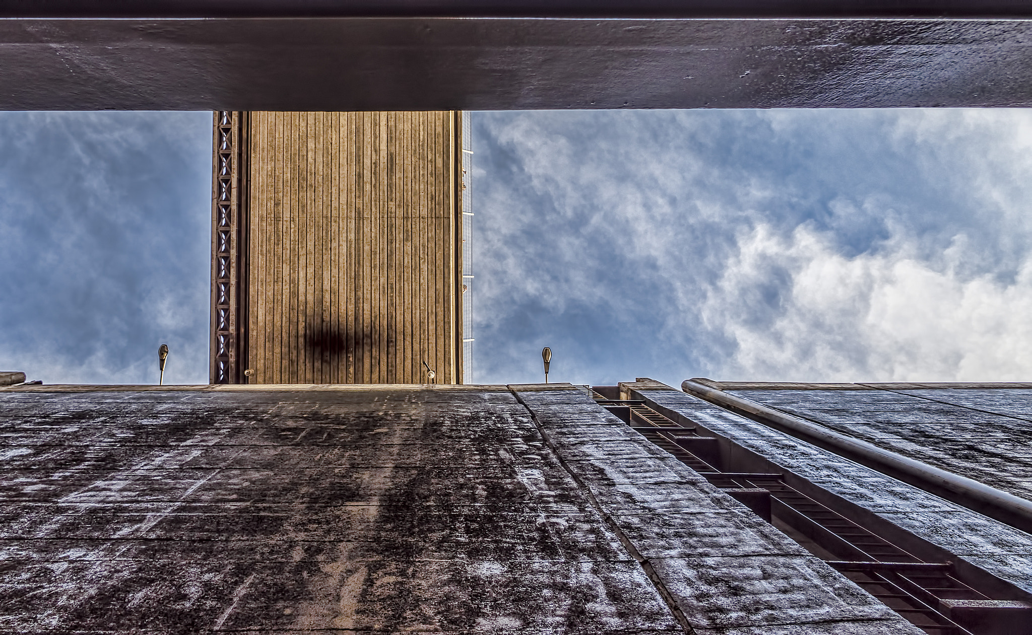Sony SLT-A68 sample photo. Under the bridge photography