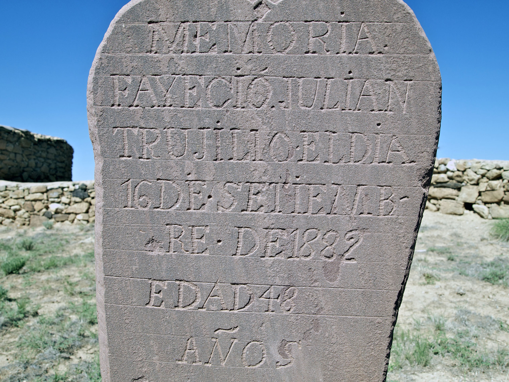 Olympus M.Zuiko Digital ED 14-42mm F3.5-5.6 sample photo. Galisteo  new mexico landscape cemetery photography