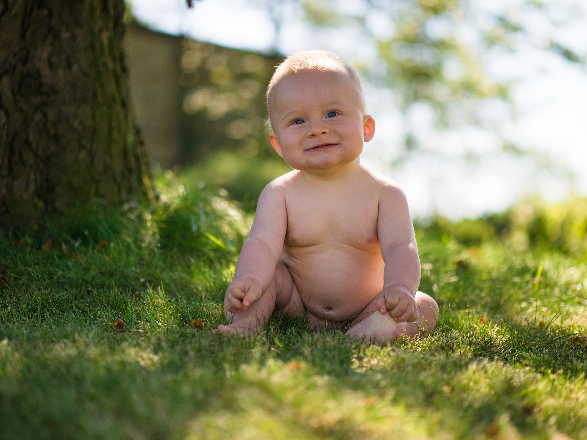 Panasonic Leica DG Nocticron 42.5mm F1.2 ASPH OIS sample photo. Baby photography