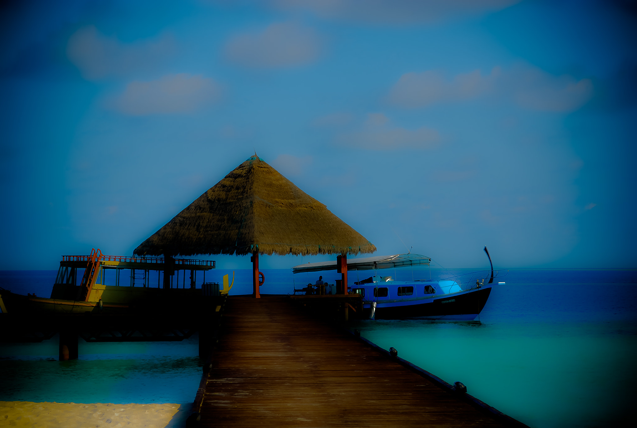AF Zoom-Nikkor 28-105mm f/3.5-4.5D IF sample photo. Rihiveli les maldives photography