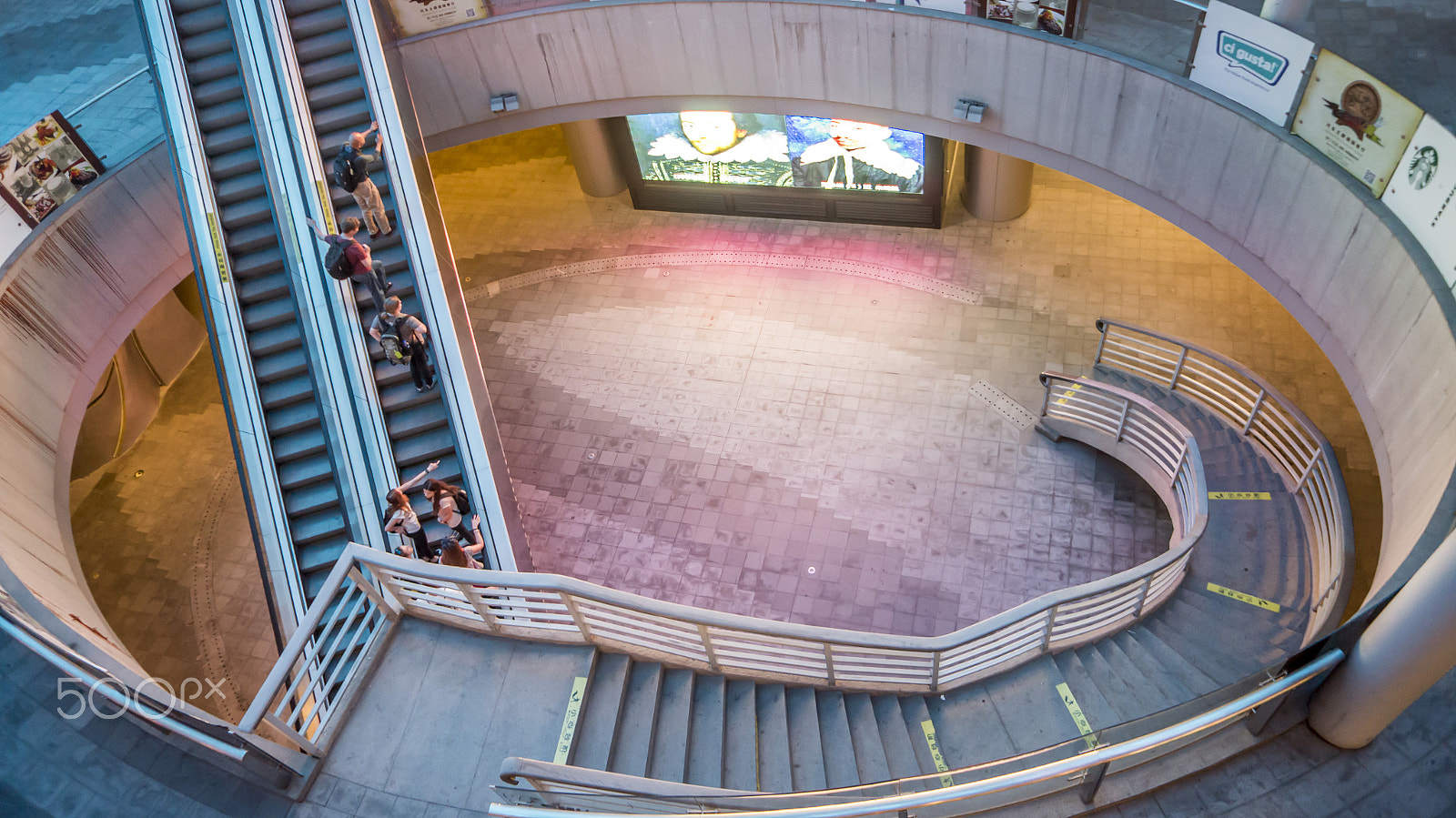 Sony Alpha NEX-5N + Sony E 16mm F2.8 sample photo. Stairway at the bund photography