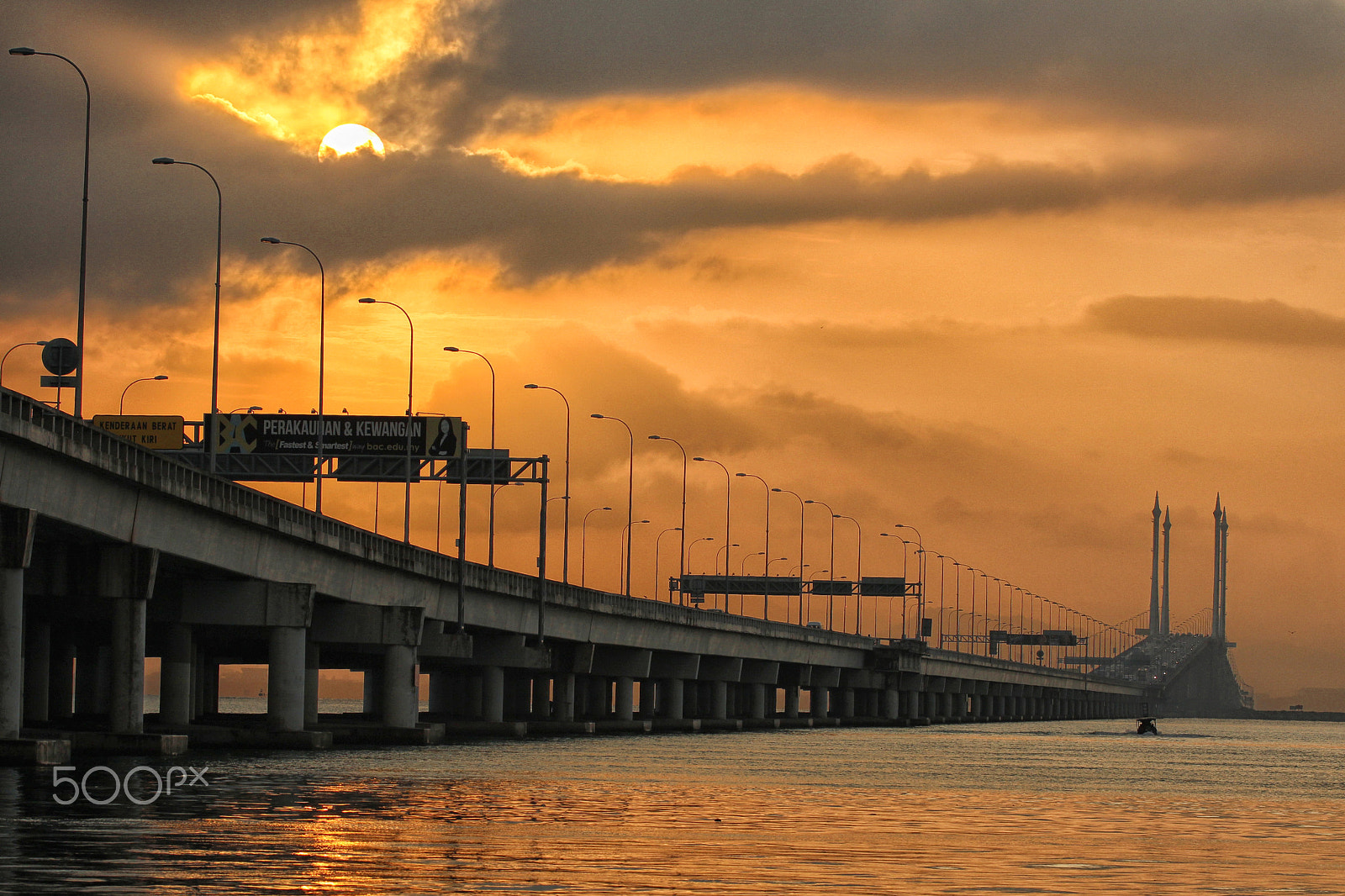 Canon EF 70-300mm F4-5.6L IS USM sample photo. Sunrise at penang bridge photography