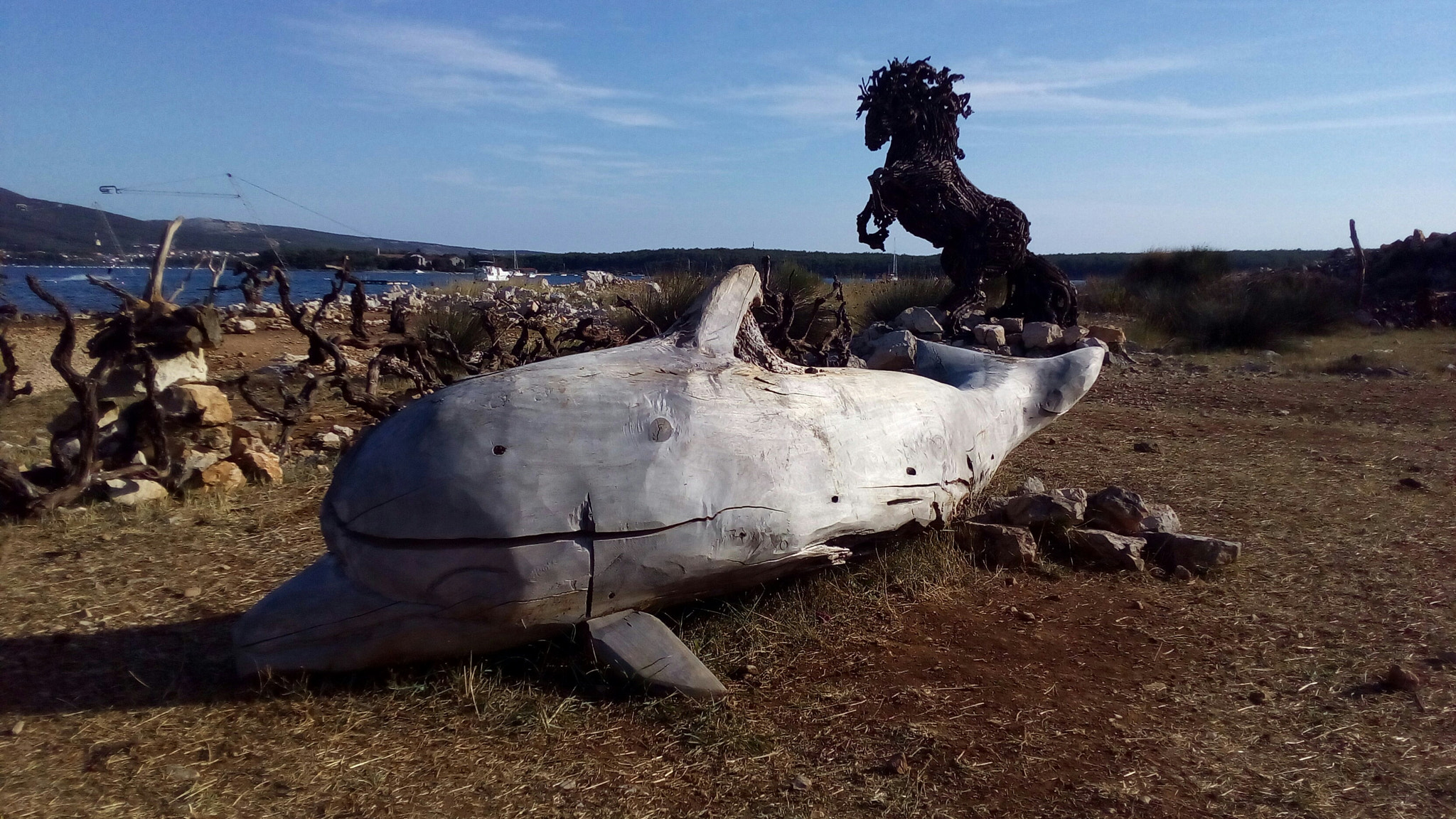 ASUS Zenfone Go (ASUS_Z00VD) sample photo. Wood sculpture photography