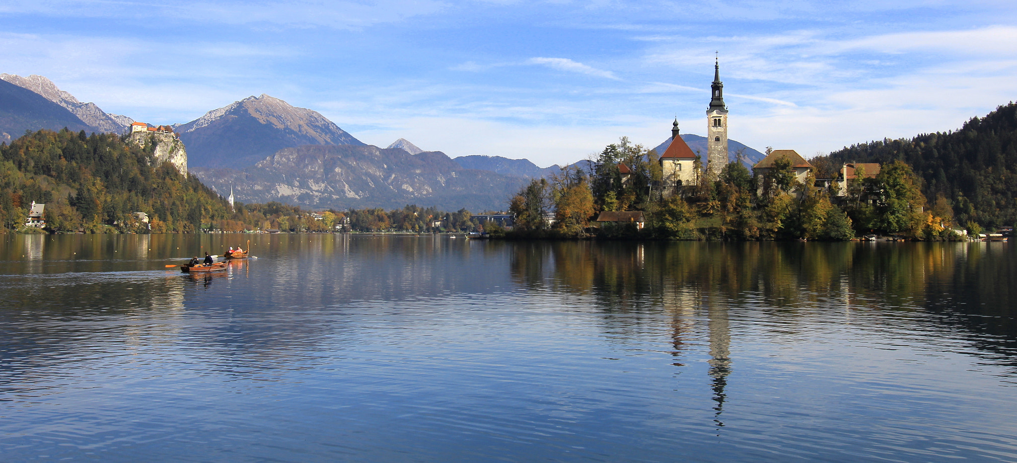 Canon EOS 100D (EOS Rebel SL1 / EOS Kiss X7) sample photo. Lake bled in fall photography