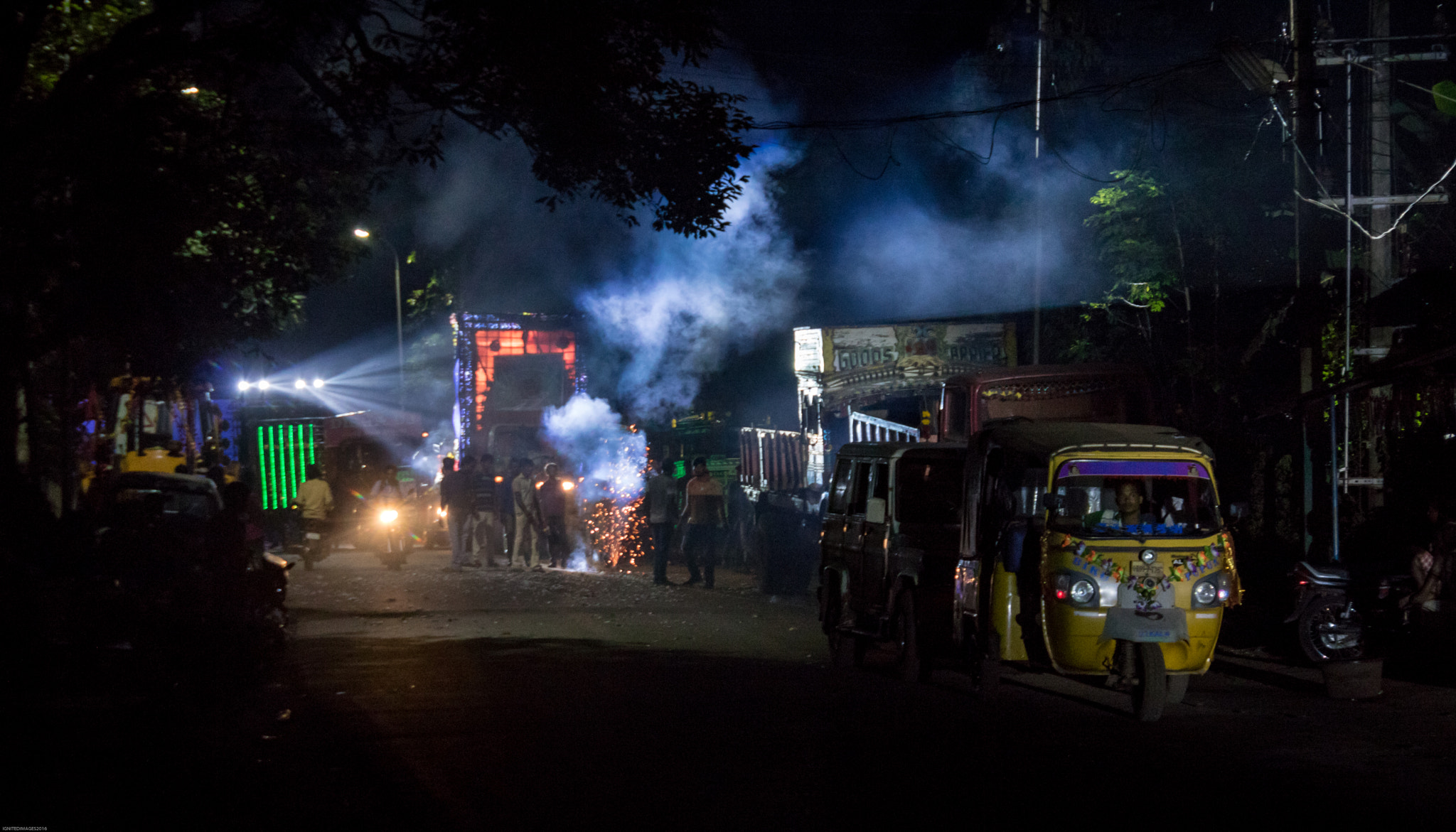 Canon EOS 750D (EOS Rebel T6i / EOS Kiss X8i) sample photo. The procession photography