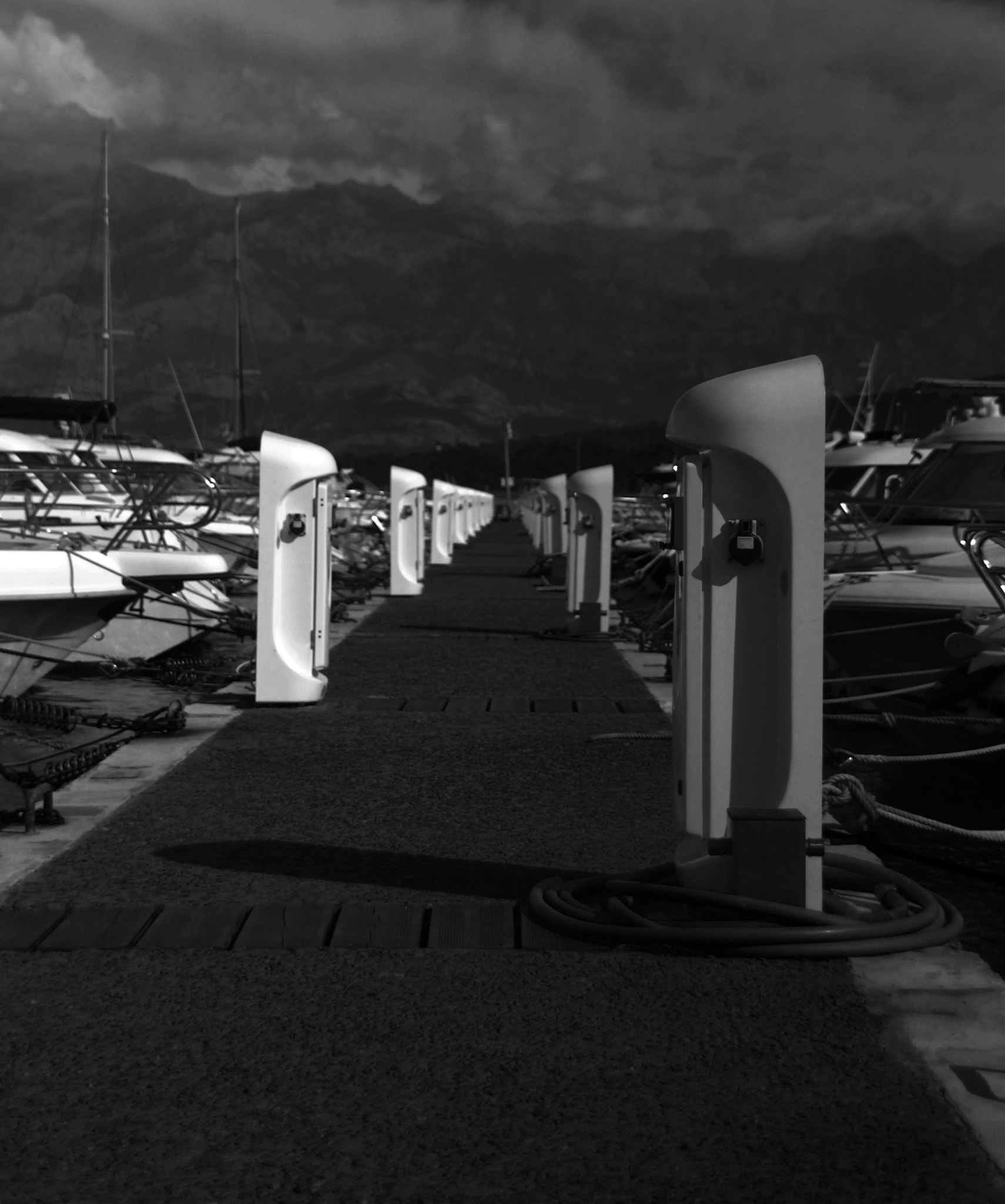 Nikon D200 + Sigma 18-200mm F3.5-6.3 DC sample photo. ~ it's a perspective thing ~ photography