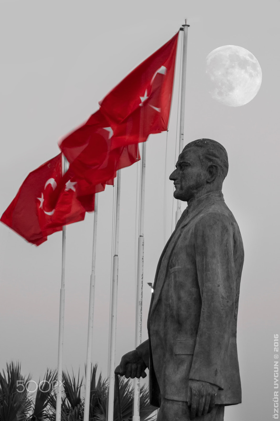 Sigma 18-250mm F3.5-6.3 DC OS HSM sample photo. Turkish flag / m.kemal atatürk photography
