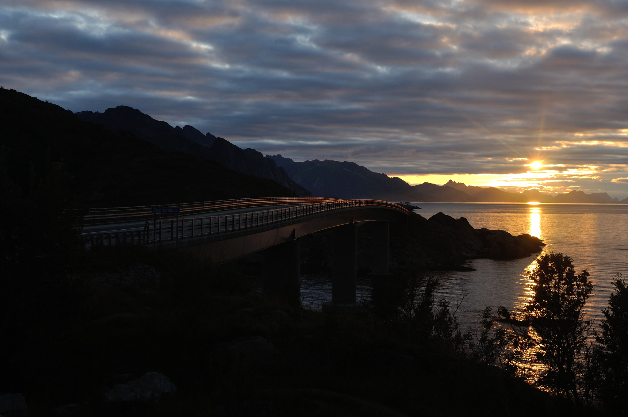 Nikon D90 + Sigma 18-35mm F1.8 DC HSM Art sample photo. Lofoten sunrise photography