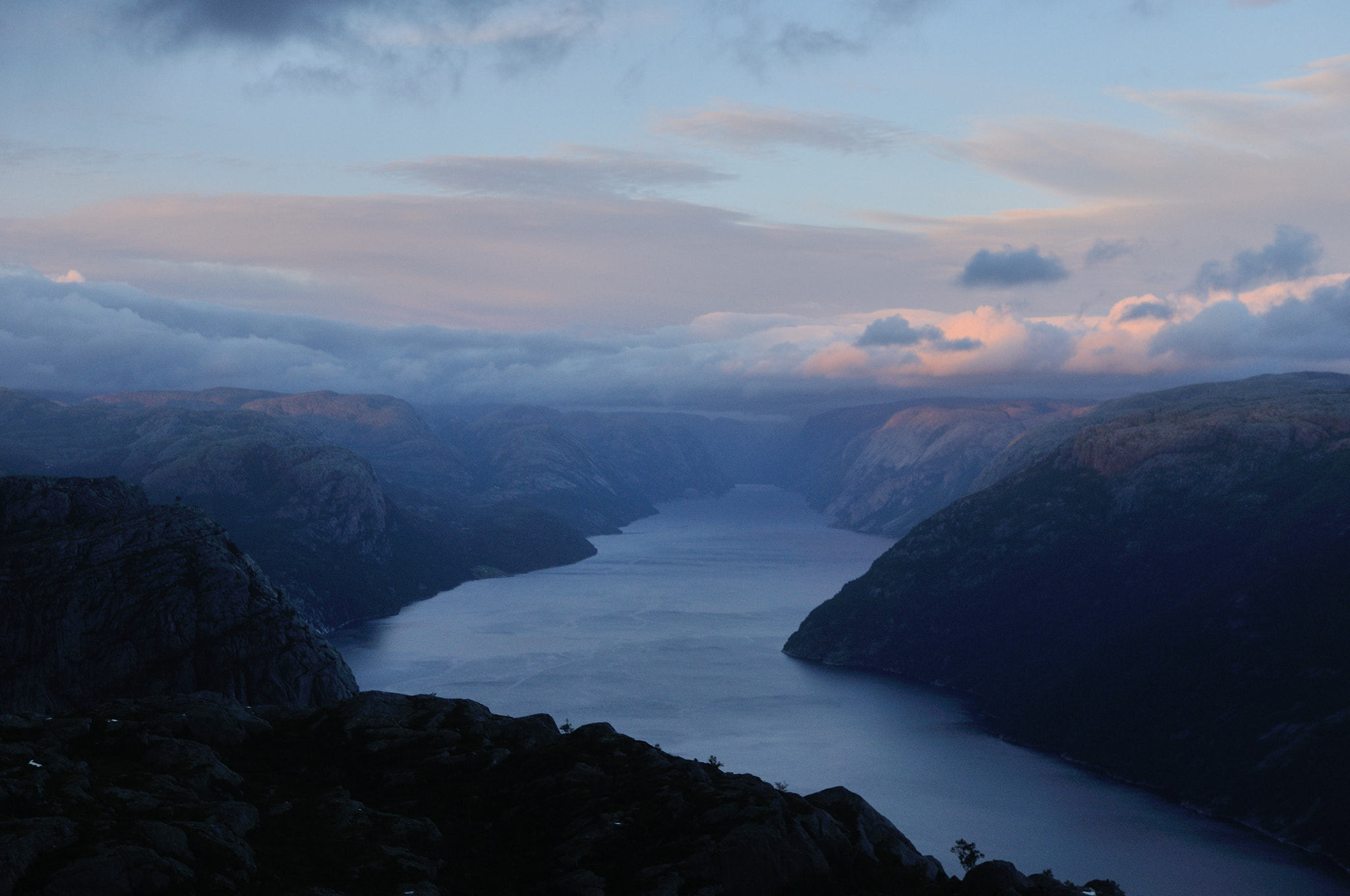 Nikon D90 + Sigma 18-35mm F1.8 DC HSM Art sample photo. Fjord photography