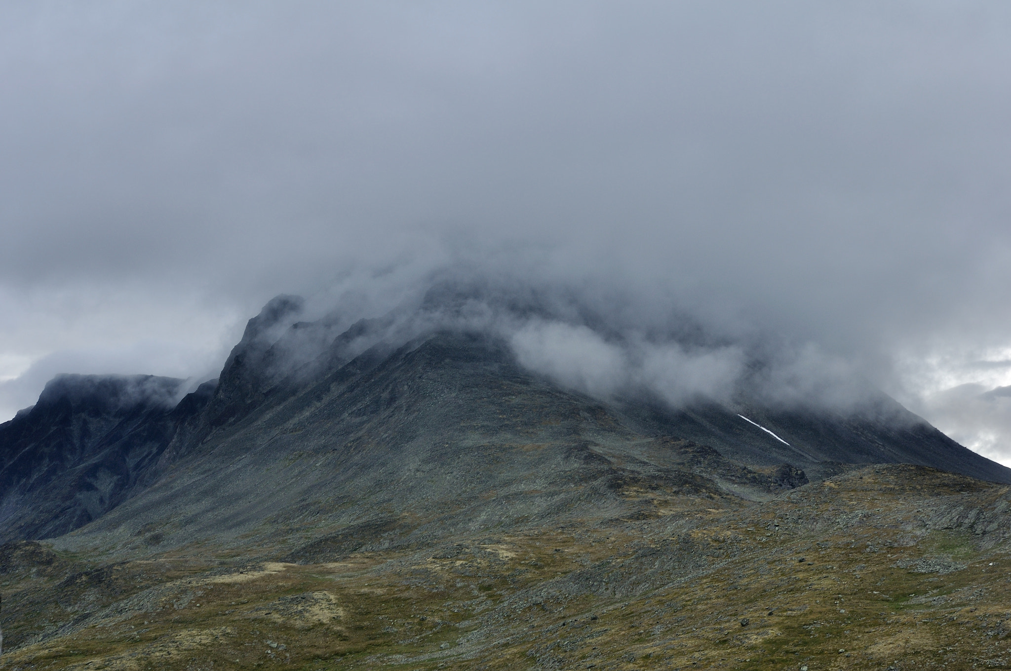 Nikon D90 + Sigma 18-35mm F1.8 DC HSM Art sample photo. Fog mountain photography