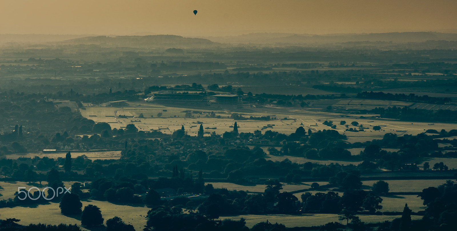 Canon EOS 650D (EOS Rebel T4i / EOS Kiss X6i) sample photo. View over prestbury photography