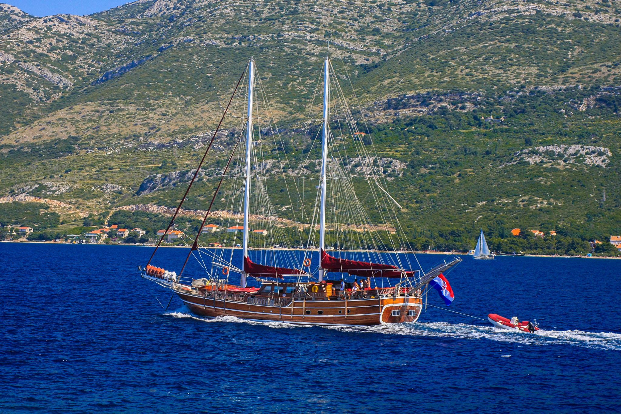 Sigma 17-70mm F2.8-4 DC Macro OS HSM sample photo. Cruising the adriatic photography
