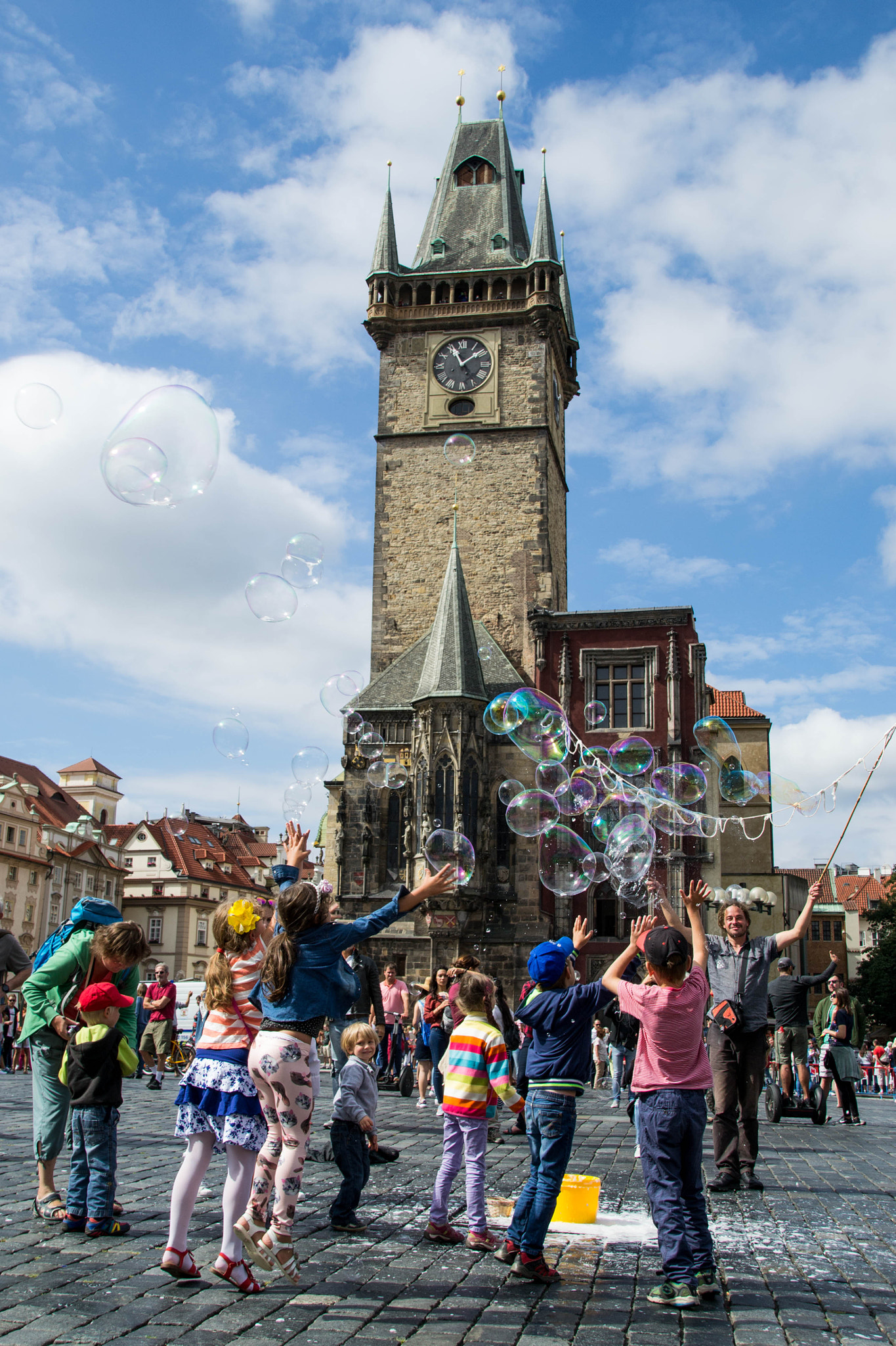 Nikon D3100 + Sigma 18-200mm F3.5-6.3 II DC OS HSM sample photo. Kids and bubbles photography