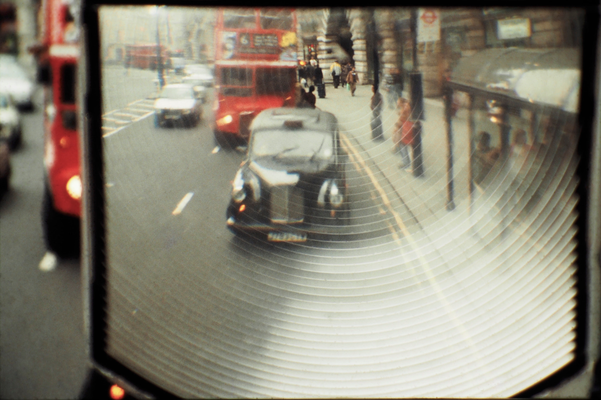 Olympus PEN E-PL7 sample photo. London bus photography