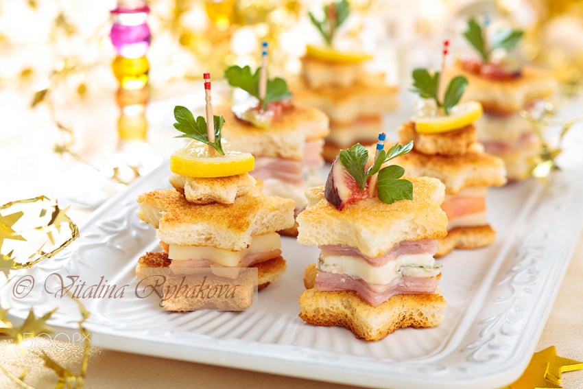 Canon TS-E 90mm F2.8 Tilt-Shift sample photo. Starhaped holiday appetizers. photography