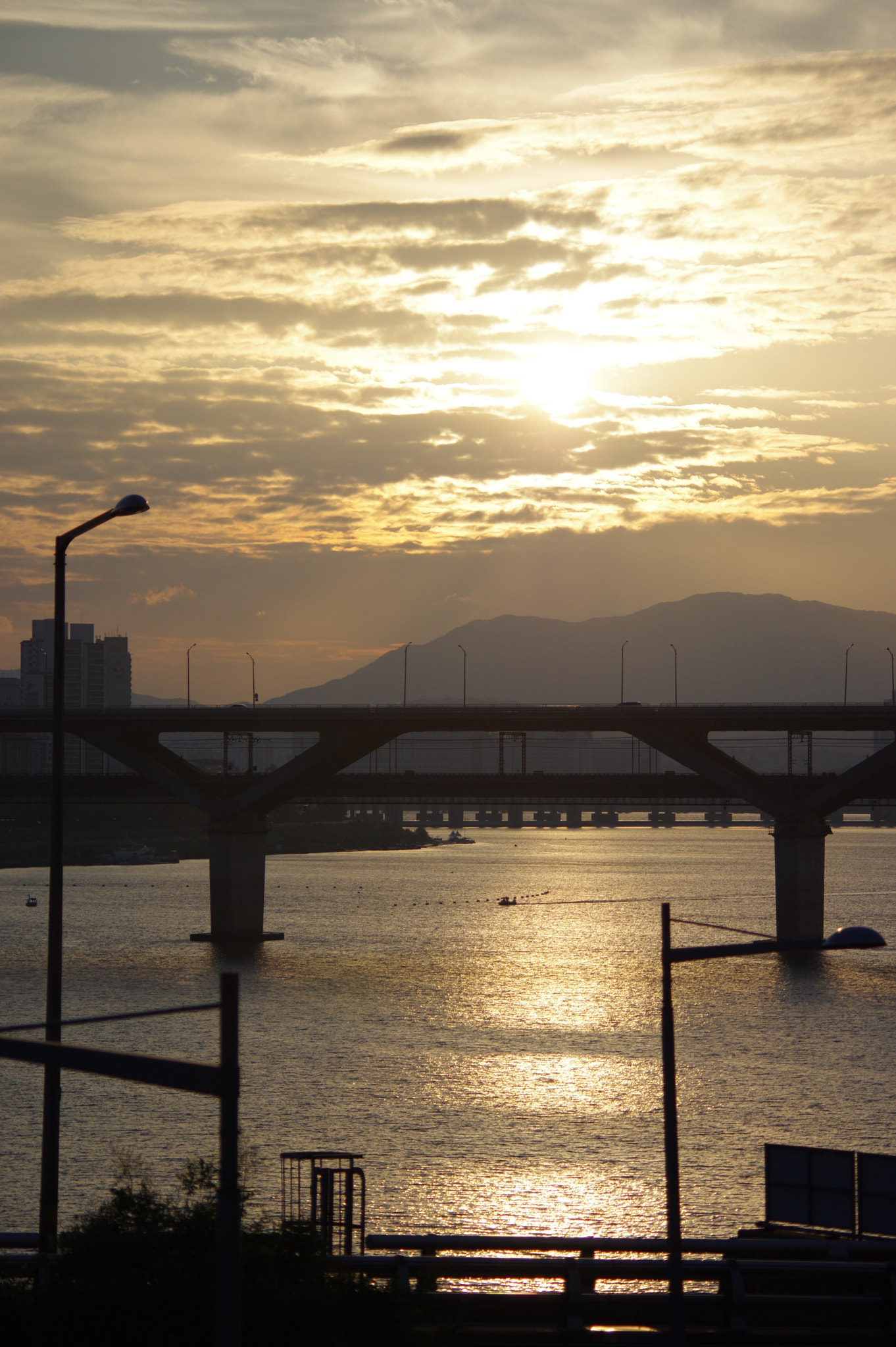 HD Pentax DA 55-300mm F4.0-5.8 ED WR sample photo. Sunrise of seoul photography