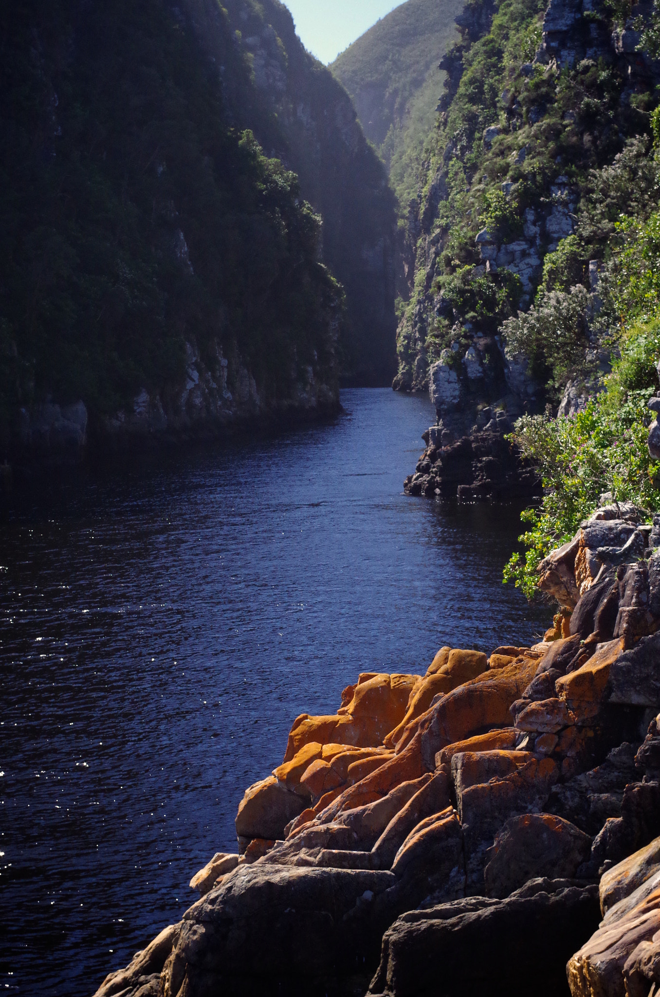 Pentax K-30 sample photo. Under the mountain, beside the sea. photography