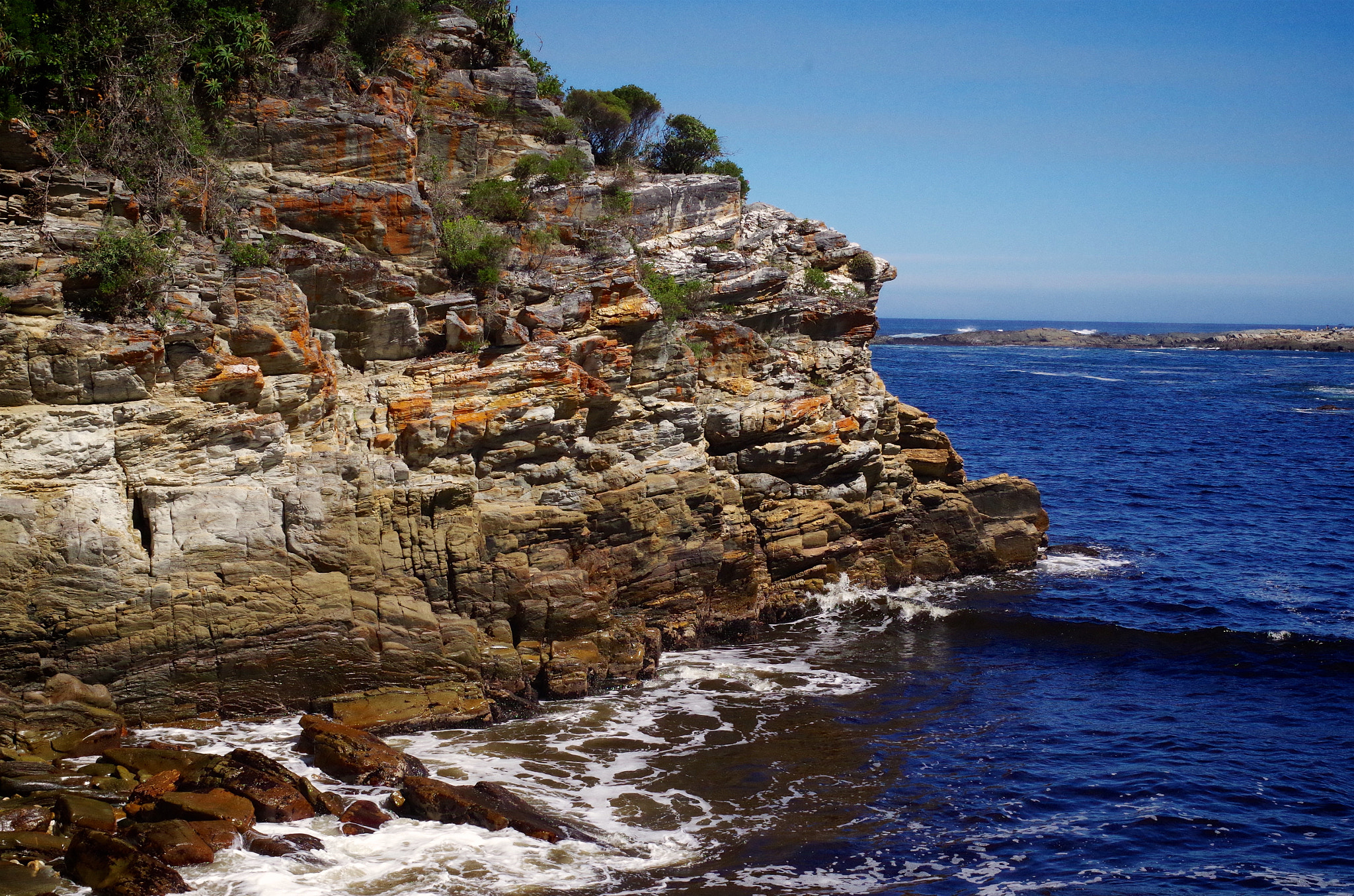 Pentax K-30 sample photo. Under the mountain, beside the sea. photography