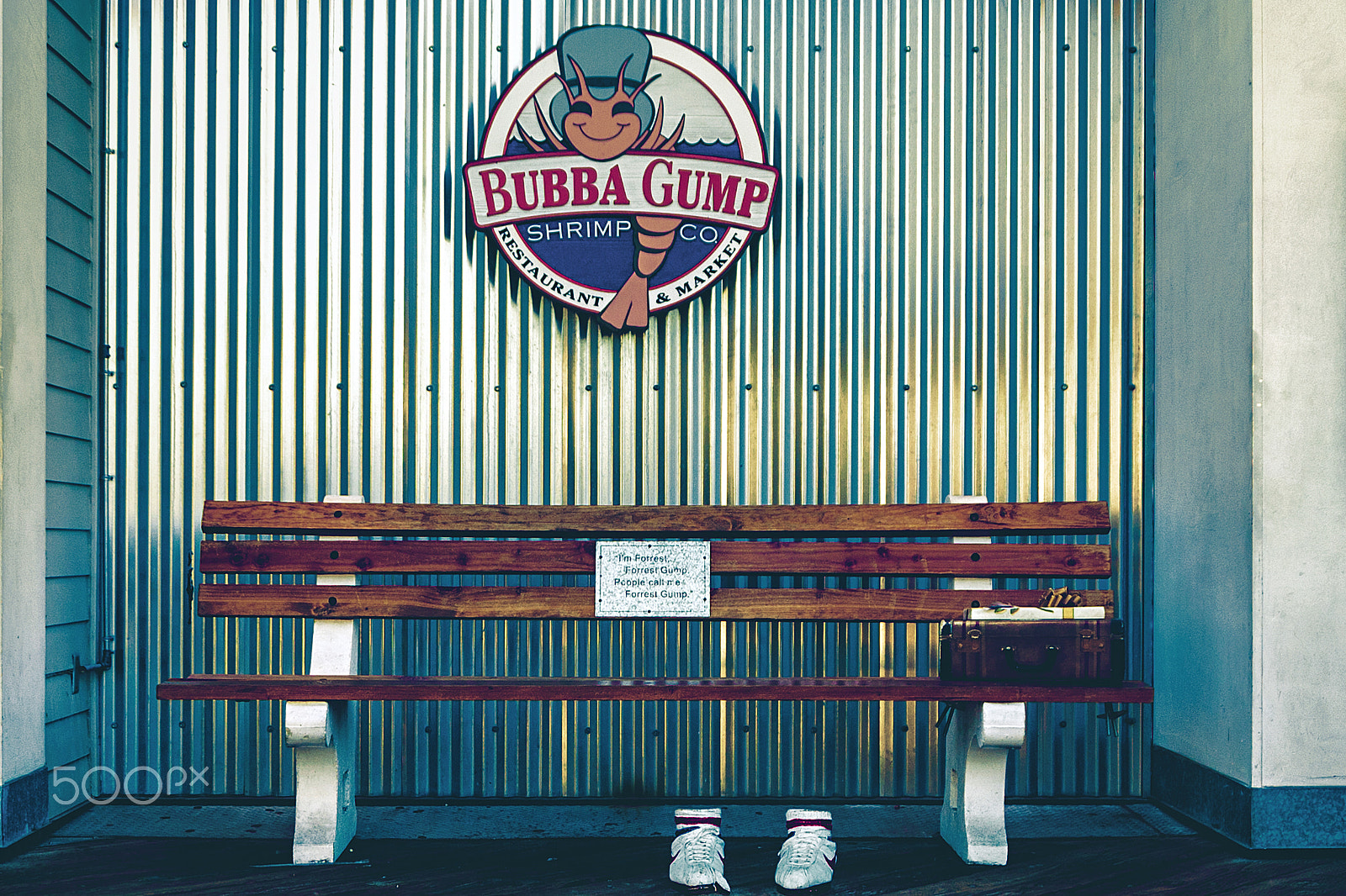 Nikon D40 sample photo. Bubba gump santa monica photography